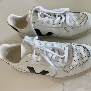 Vejas V-10 Sneakers